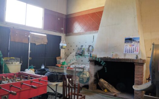 REF.20030 NAVE INDUSTRIAL CON CHIMENEA