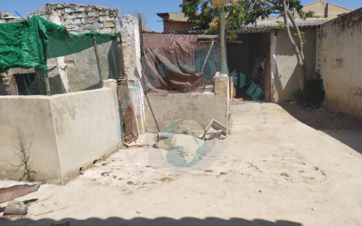 REF.20023 SOLAR COCHERA CERCA DEL CENTRO