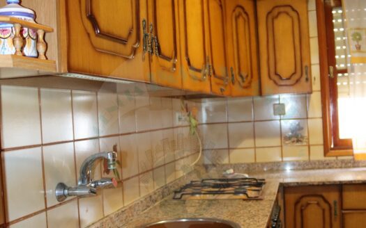 REF.20013 VENTA DE CASA CON LOCAL CENTRO