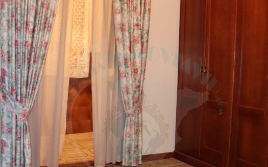 REF.20013 VENTA DE CASA CON LOCAL CENTRO