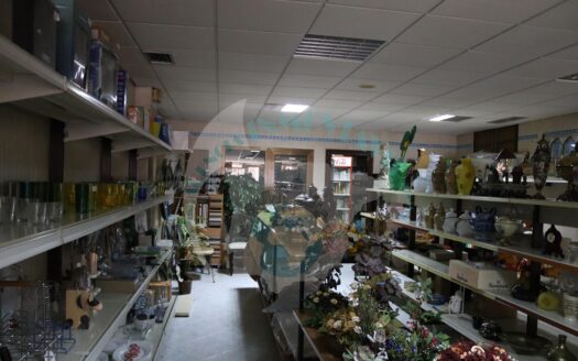 REF.21003 LOCAL COMERCIAL CON ESCAPARATE