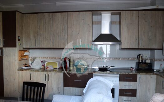 REF.ER21007 VIVIENDA, COCHERA, ACCESO A DOS CALLES