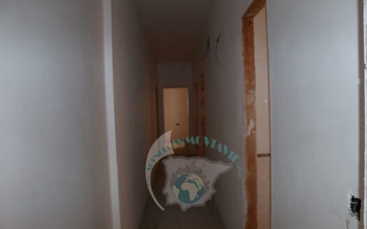 REF.21051 PISO BAJO EN PLENO CENTRO