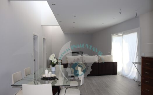 REF.ALG21012 CASA ESTILO MODERNA 2 PLANTAS