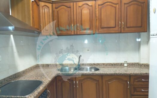 REF.20019 CASA EQUIPADA CON COCHERA Y AMPLIA TERRAZA