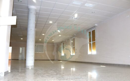 REF.22A007 AMPLIO LOCAL COMERCIAL EN ESQUINA