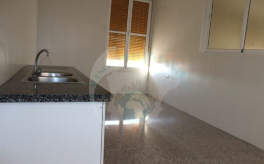 REF.22A007 AMPLIO LOCAL COMERCIAL EN ESQUINA