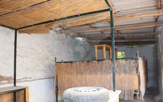 REF.22048 SOLAR URBANO CON POZO