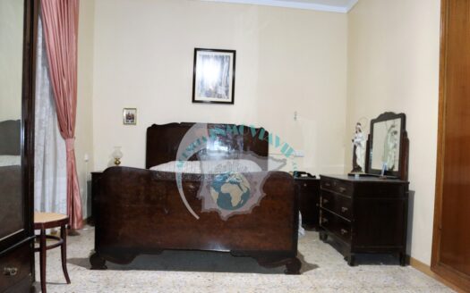 REF.22072 VIVIENDA SEMICENTRICA CON PATIOS