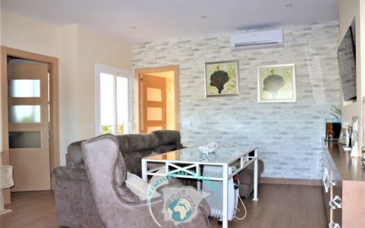 REF.22078 CASA PLANTA BAJA CON PISCINA Y COCHERA