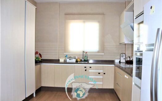 REF.22078 CASA PLANTA BAJA CON PISCINA Y COCHERA