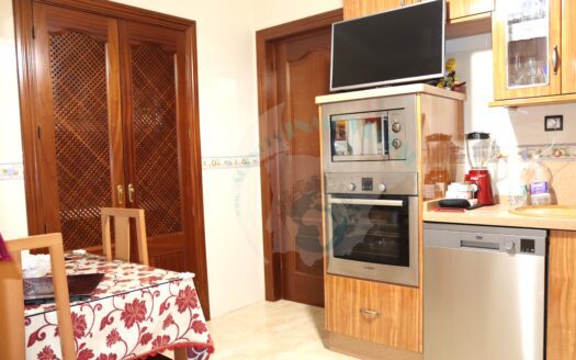 REF.ER23003 IMPRESIONANTE CASA AMPLIA PARA FAMILIAS