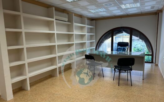 REF.ANT23003 VENTA DE LOCAL CON DESPACHOS EN ANTEQUERA