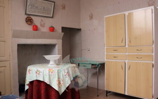 REF.CLO23001 VENTA DE CASA MÁS TERRENO EN CASTILLO DE LOCUBÍN