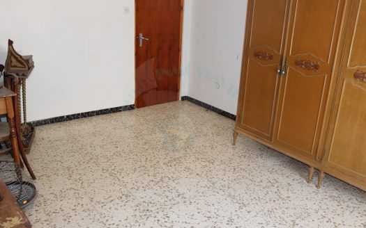 REF.23060 PISO AMPLIO Y CON MUCHA LUZ