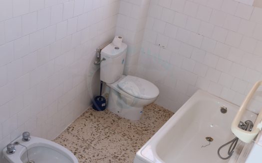 REF.23060 PISO AMPLIO Y CON MUCHA LUZ