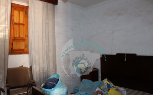 REF.23055 CASA DERRIBO CON UN SUELO DE 211 M2