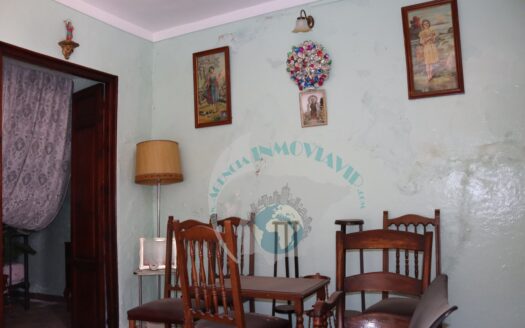 REF.23058 CASA PARA REFORMA DE 143M2