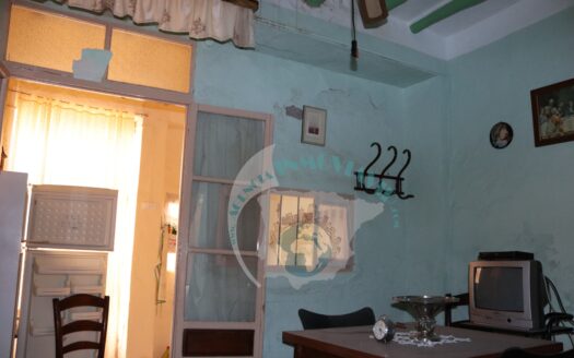 REF.23058 CASA PARA REFORMA DE 143M2