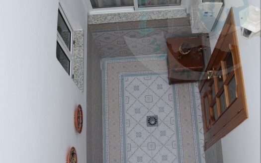 REF.23076 VENTA DE VIVIENDA CON PATIO EN BENAMEJI