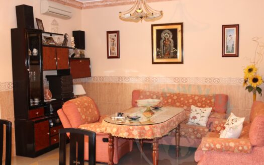 REF.23076 VENTA DE VIVIENDA CON PATIO EN BENAMEJI