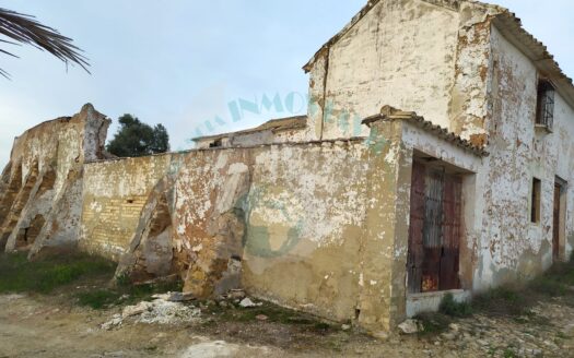 REF.LUC23020 VENTA DE FINCA OLIVAR + CORTIJO