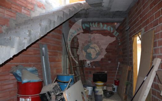 REF.23087 SE VENDE VIVIENDA DE 4 PLANTAS EN ESQUINA