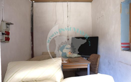 REF.24015 VENTA DE NAVE EN POLIGONO INDUSTRIAL