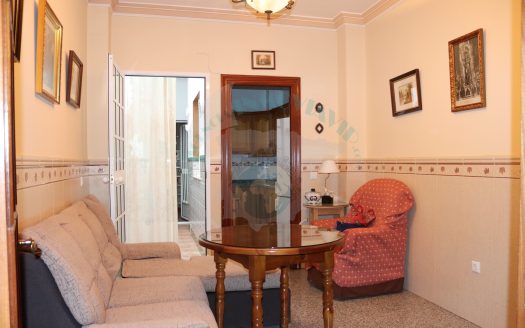 24021 CASA FAMILIAR DE DOS PLANTAS EN BENAMEJI