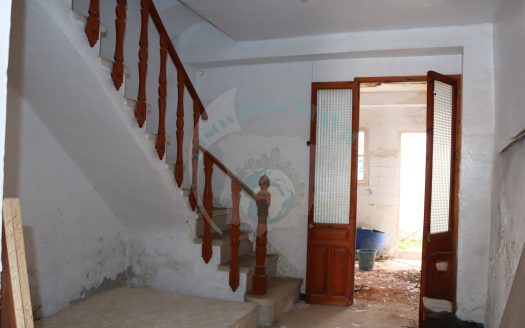 REF.25012 OPORTUNIDAD EN CASA DERRIBO