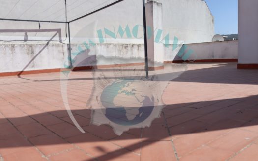 Ref. BAE25001 – Piso en venta en Baena con 3 dormitorios, patio y terraza