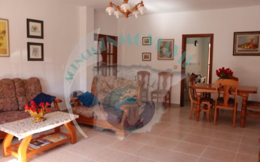 Ref. ER25003 – Casa de 2 plantas con cochera, patio, dos terrazas y 5 habitaciones en Encinas Reales (Córdoba)