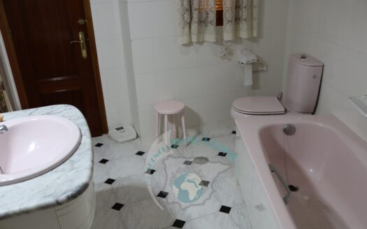 REF.21058 VIVIENDA SEMICENTRICA EN ESQUINA