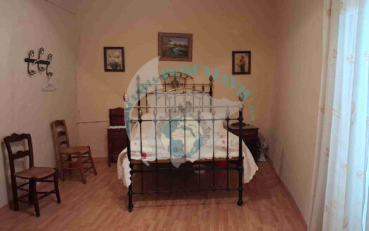 REF.ER26004🏡 Casa de dos plantas con 4 dormitorios y patio en Encinas Reales