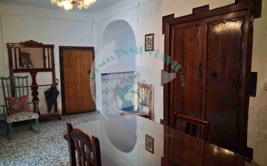 REF.ER26004🏡 Casa de dos plantas con 4 dormitorios y patio en Encinas Reales
